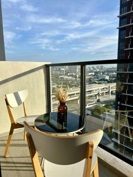 The Little Series - Sky Pool - 4 Pax Pangsapuri