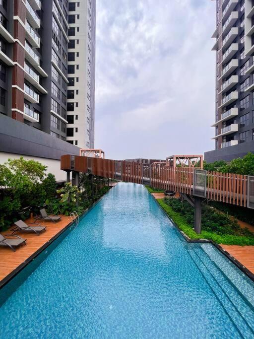 The Little Series - Sky Pool - 4 Pax Kuala Lumpur